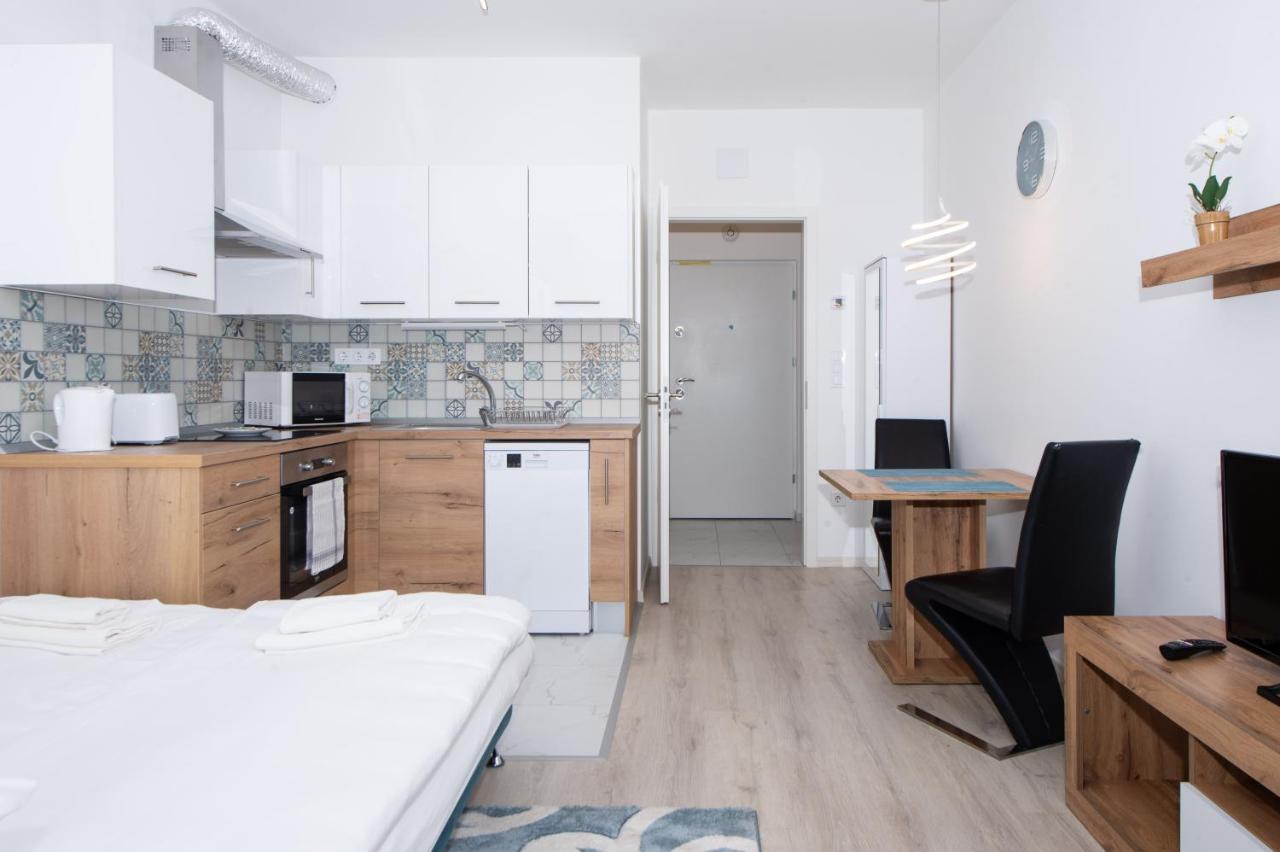 Waterfront City Apartments By Urbanrent Будапеща Екстериор снимка