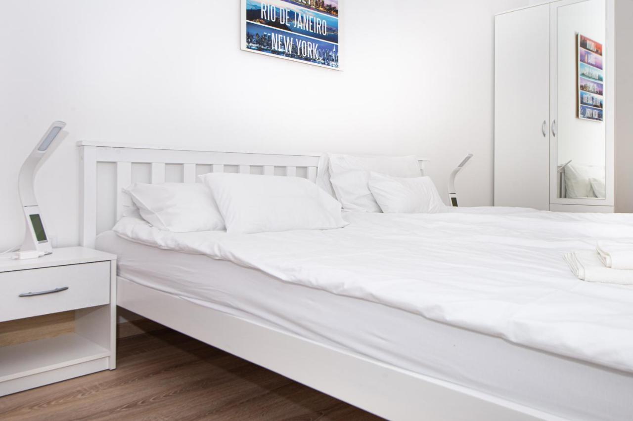 Waterfront City Apartments By Urbanrent Будапеща Екстериор снимка